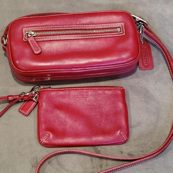 Coach bag and wristlet - Picture 6 of 8